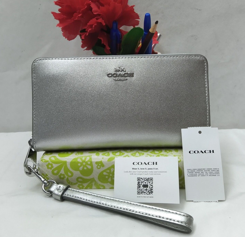 Coach Light Silver Leather Zip Around Credit Card Wallet - NWT $293